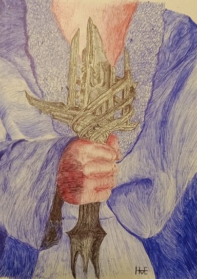 Een hand houdt een decoratieve gouden staf, gekleed in een blauwe jurk.